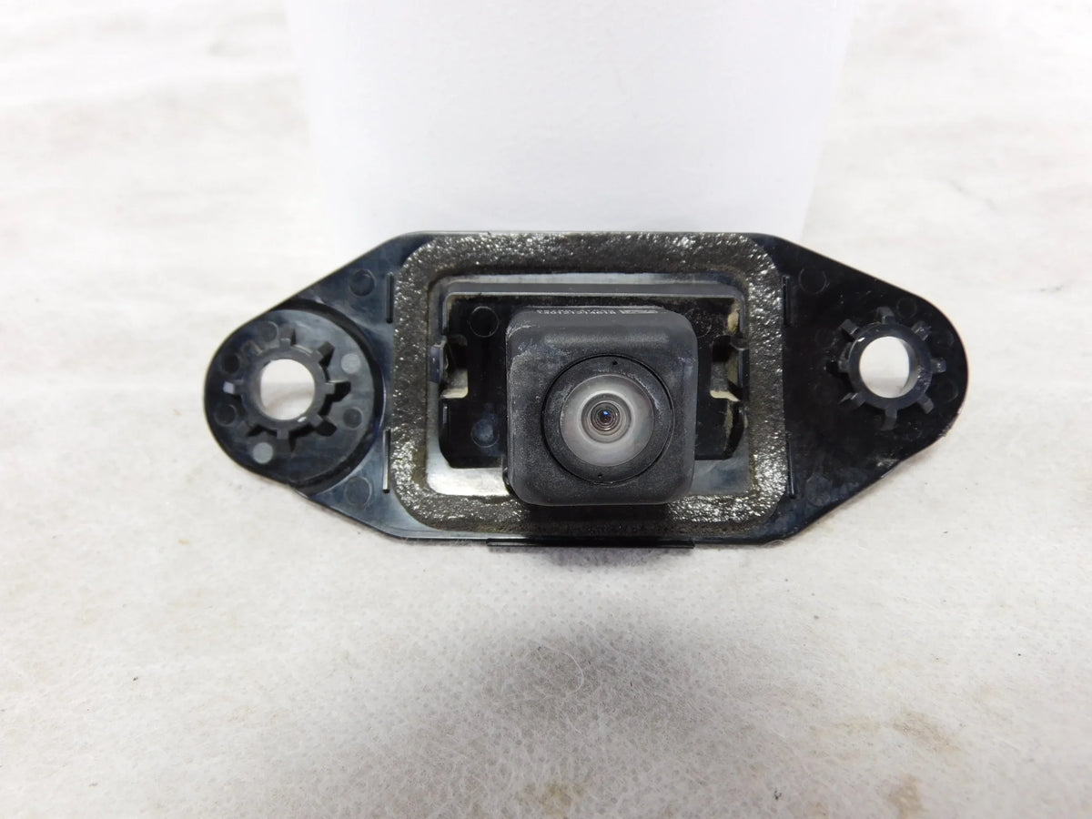 Pre-Owned 12 Toyota Avalon Rear View Backup Camera OEM LKQ (Good)